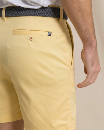 Channel Marker 7" Chino Short - Pineapple