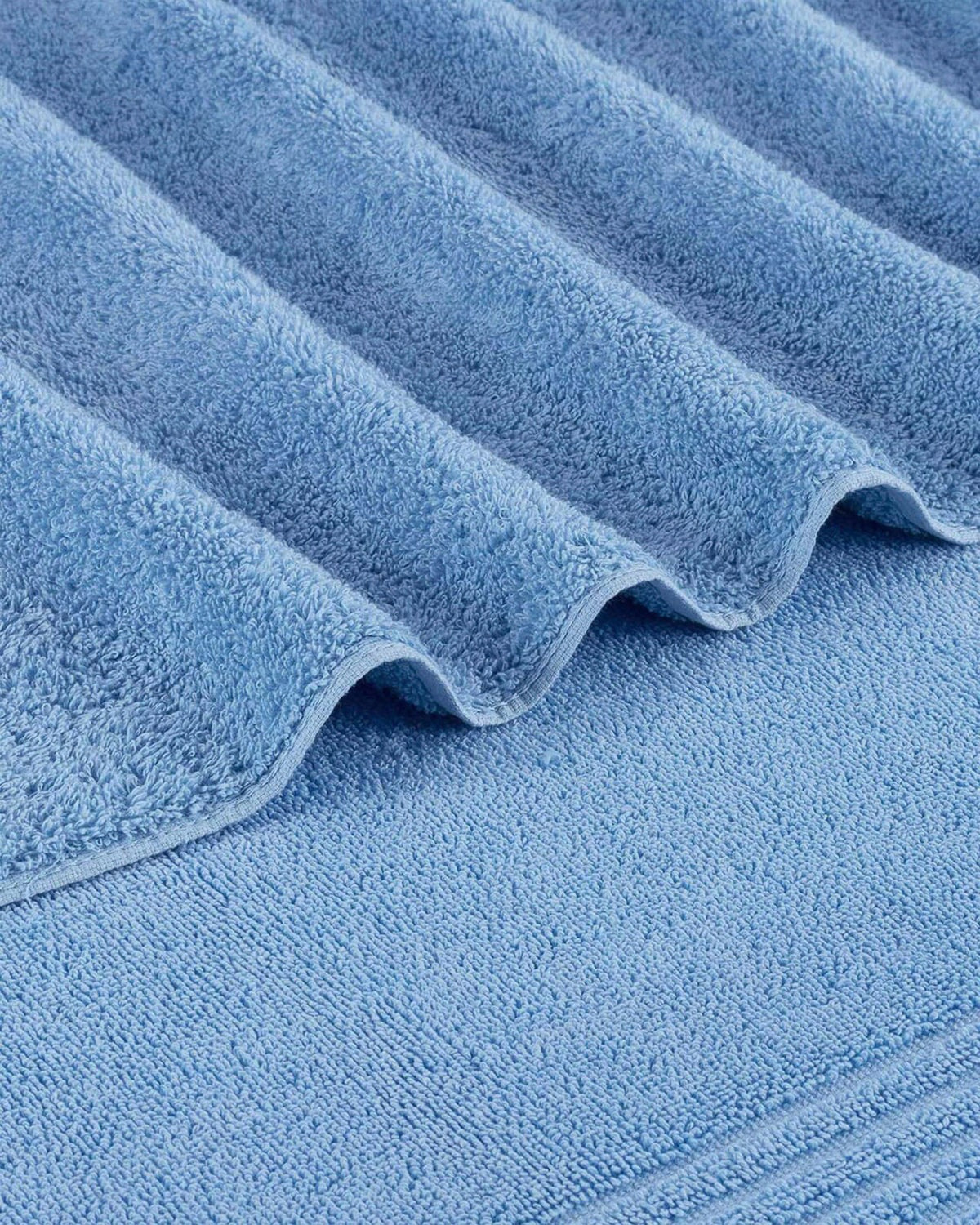 Southern Tide Performance Oversized Bath Towel